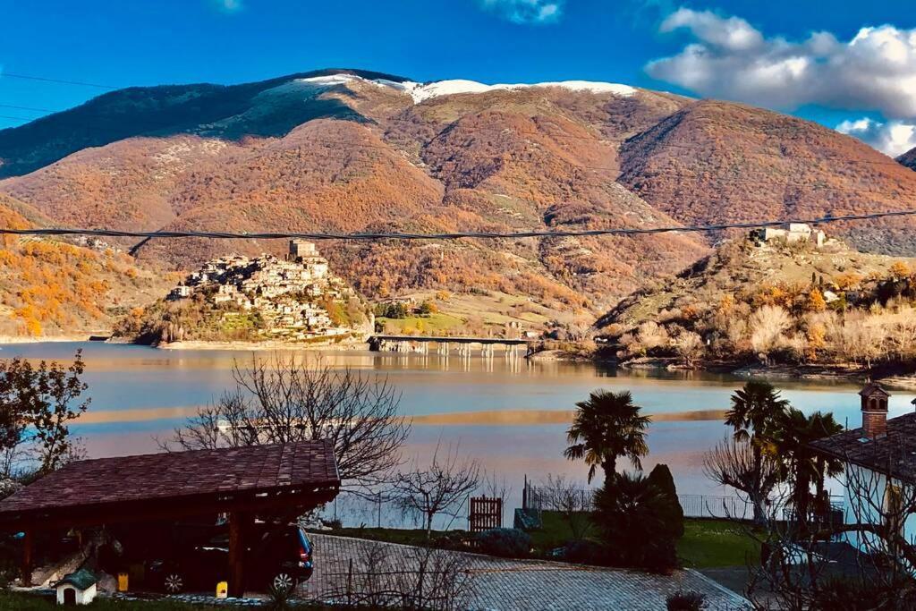 קסטל די טורה Stanza Con Terrazzo Vista Lago - Lakeholiday מראה חיצוני תמונה