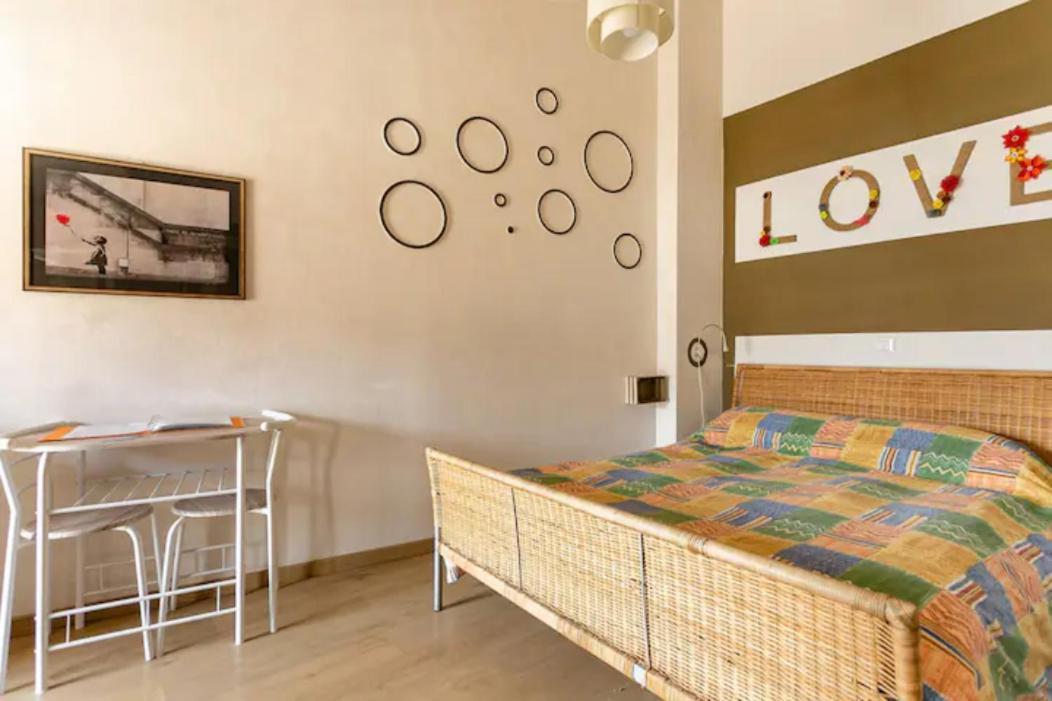 קסטל די טורה Stanza Con Terrazzo Vista Lago - Lakeholiday מראה חיצוני תמונה