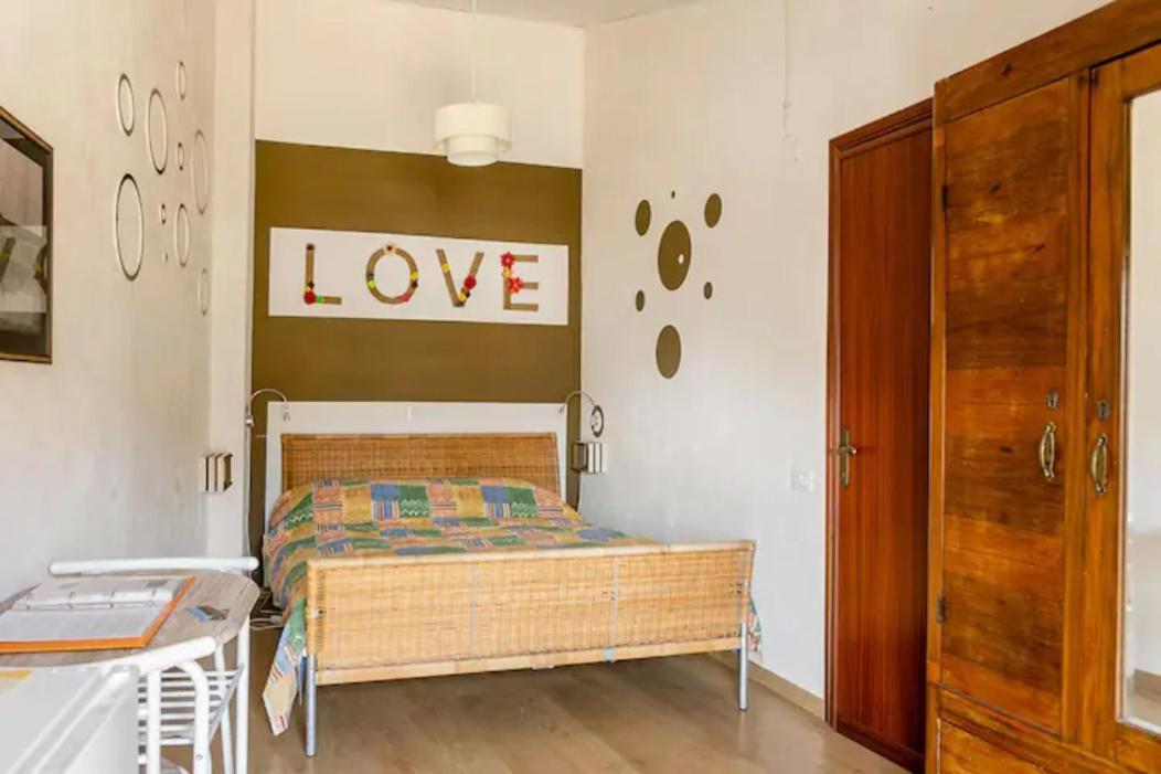 קסטל די טורה Stanza Con Terrazzo Vista Lago - Lakeholiday מראה חיצוני תמונה